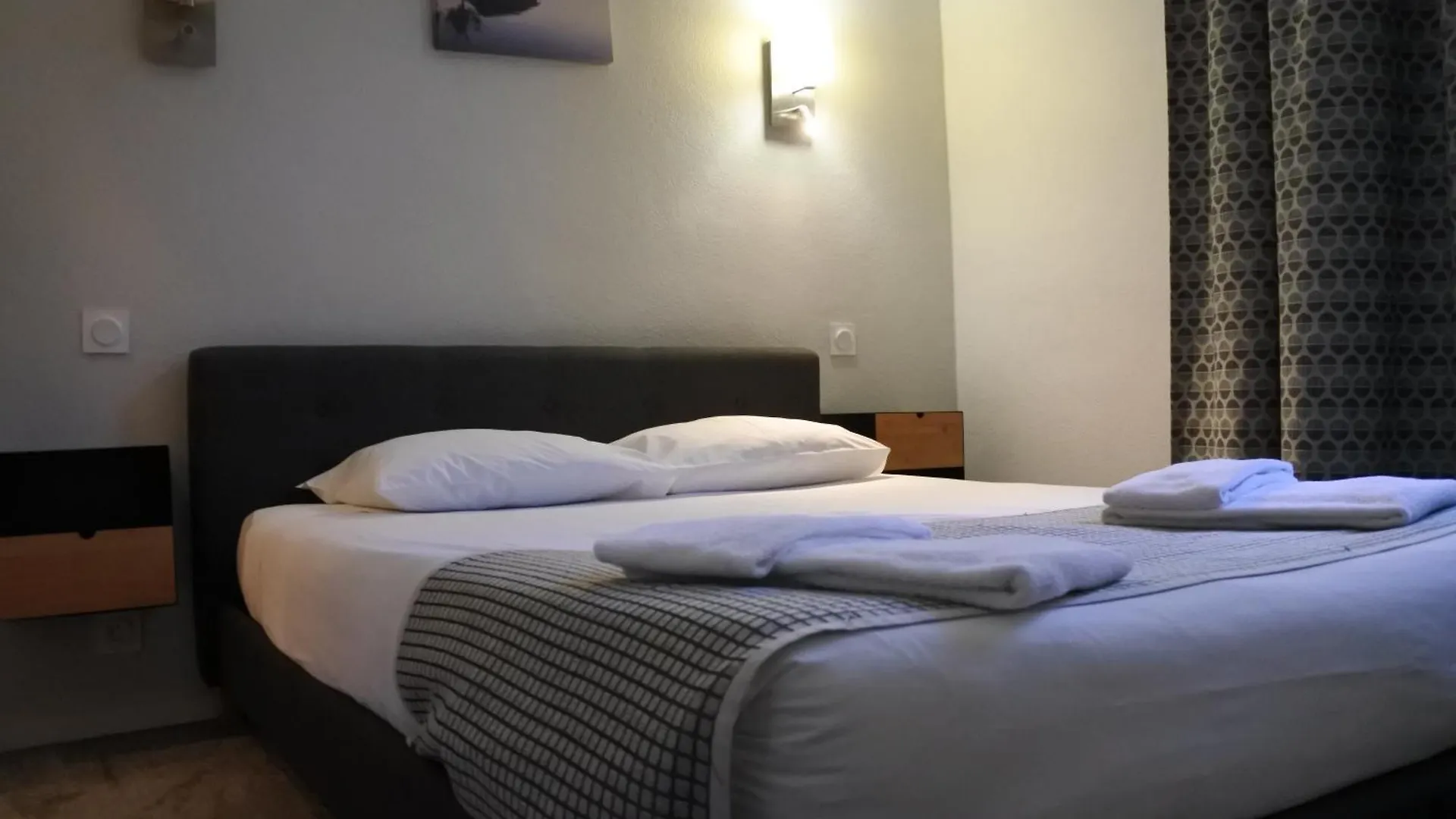Hôtel Des Princes Amphion-les-Bains 3*,