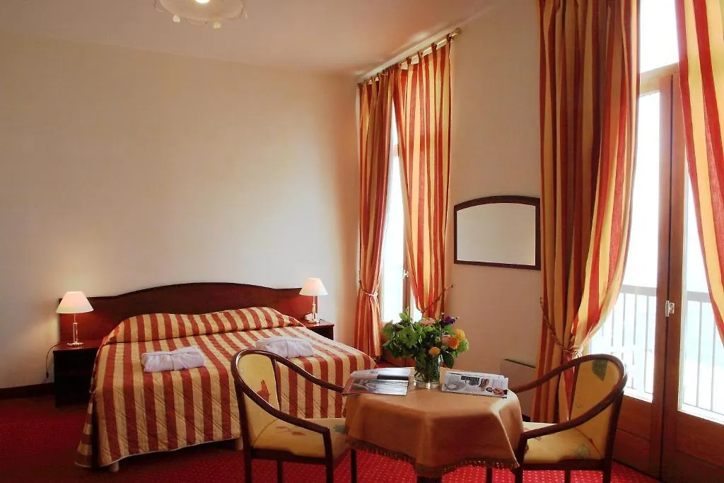 Hôtel Des Princes Amphion-les-Bains 3*,